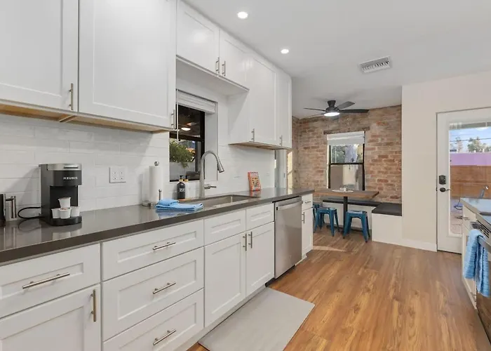 Renovated Adobe With Hot Tub-close To U Of A * Tucson