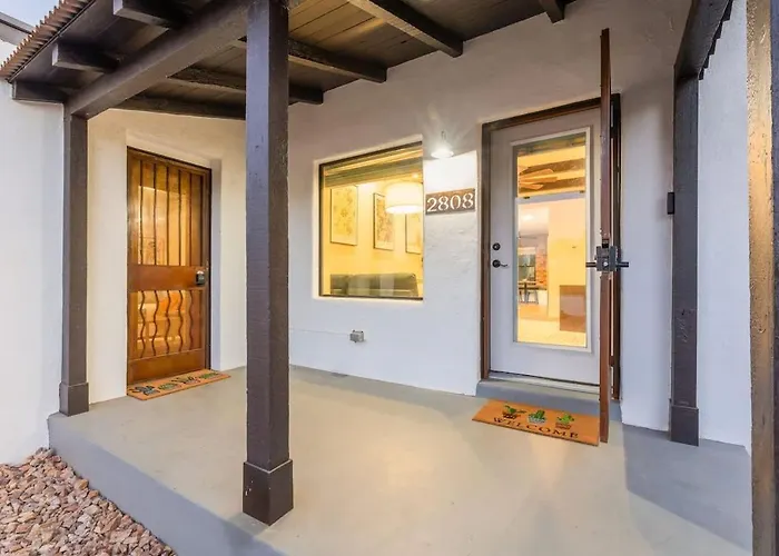 Renovated Adobe With Hot Tub-close To U Of A