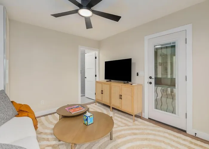 Holiday home Renovated Adobe With Hot Tub-close To U Of A Tucson