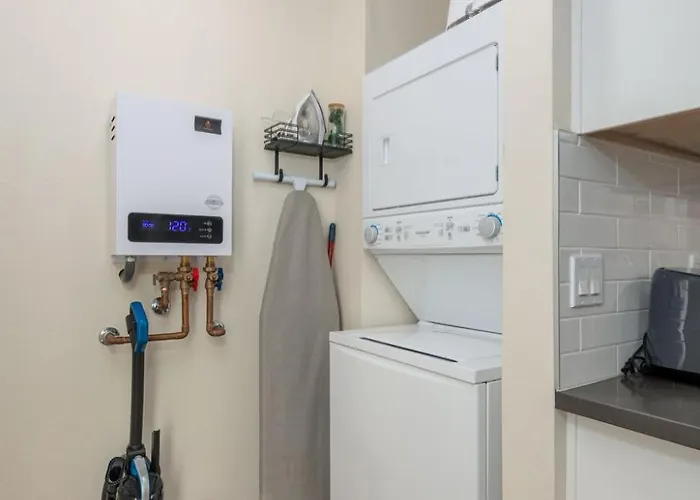 Renovated Adobe With Hot Tub-close To U Of A Holiday home *