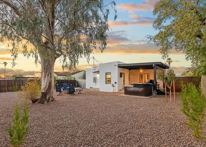 Holiday home Renovated Adobe With Hot Tub-close To U Of A