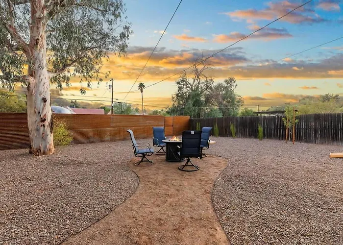 Renovated Adobe With Hot Tub-close To U Of A