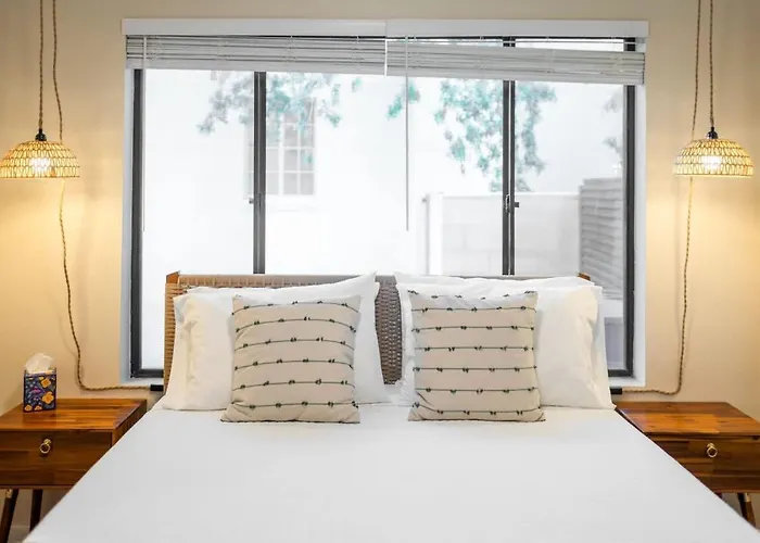 Renovated Adobe With Hot Tub-close To U Of A Holiday home
